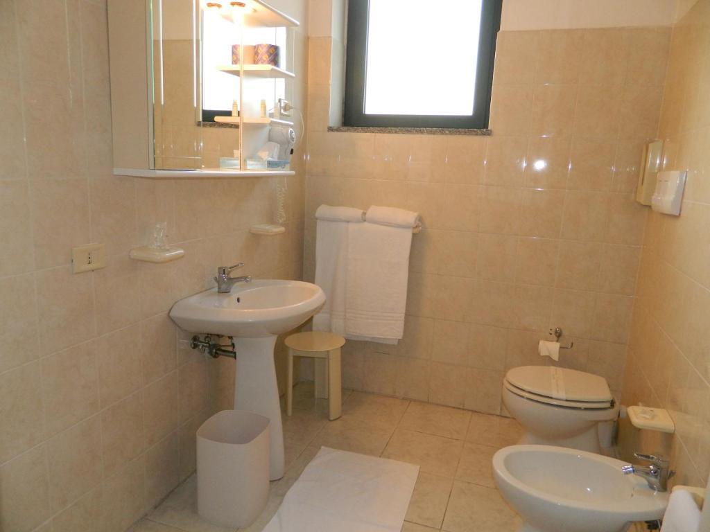 Ascot Hotel Cardano Al Campo